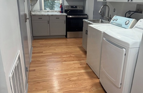 West Orange Apartment | Tranquil 1-bedroom apartment nestled in the cozy corner of West Orange