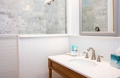 Captiva Hotel | Tranquil 1BR Beach View Cottage Stay w/Kitchen & Porch | Swimming Pools