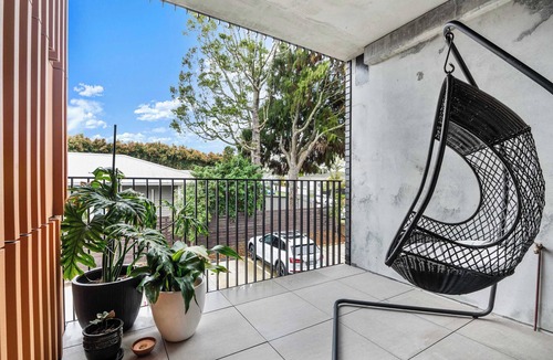 Point Chevalier Apartment | Tranquil 2 Bd Apt with AC, WIFI, & 10 min from CBD