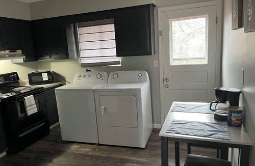 Westwood Apartment | Tranquil 2-bedroom apartment with AC in charming Ashland