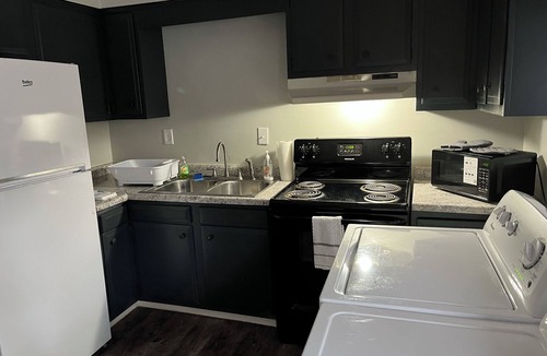 Westwood Apartment | Tranquil 2-bedroom apartment with AC in charming Ashland