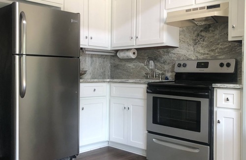 Duncanville Cabin | Tranquil 2 bedroom cabin on private lake. 15 minutes from university of Alabama