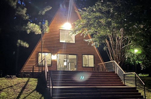 Duncanville Cabin | Tranquil 2 bedroom cabin on private lake. 15 minutes from university of Alabama