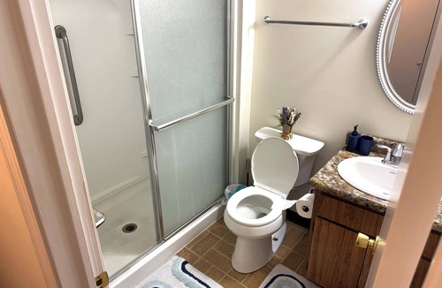 Warren Condo | Tranquil 2-bedroom condo in Warren with WiFi, AC