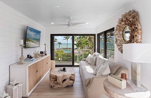 Central Beach Condo | Tranquil 2-bedroom oceanfront condo with in Vero Beach
