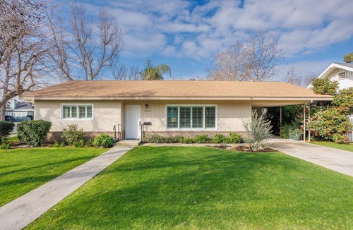 Riviera - Westchester House | Tranquil 2-bedroom Downtown Westchester House with AC in Bakersfield
