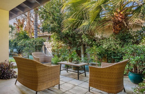 Riviera - Westchester House | Tranquil 2-bedroom Downtown Westchester House with AC in Bakersfield