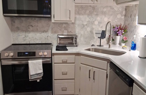 Brooklyn Park Apartment | Tranquil 2-bedroom apartment with AC in vibrant Minneapolis