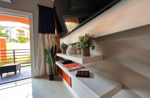 Havendale Apartment | Tranquil 2 beds 2.5 bath nestled in a Beautiful Neighborhood.