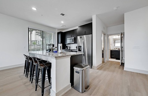 West Oak Hill Apartment | Tranquil 2BR/2BA Hill Country Retreat near Downtown Austin