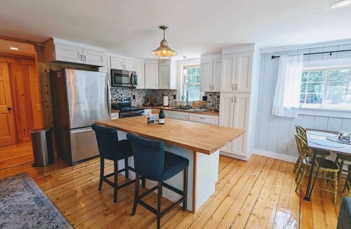 Mid-Coast and Islands Cottage | Tranquil 2BR Summer Home Steps to Private Beach