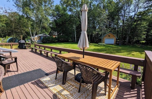 Mid-Coast and Islands Cottage | Tranquil 2BR Summer Home Steps to Private Beach