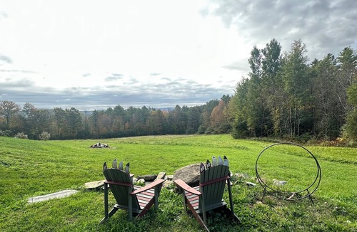 Brookfield House | Tranquil 3-bed home in Brookfield with WiFi, quiet road, patio and great room