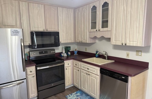 Horseshoe Beach House | Tranquil 3-bedroom house on Canal in Horseshoe Beach.