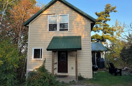 Tower Cabin | Tranquil 3-bedroom cabin on scenic Lake Vermilion