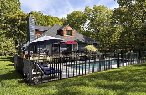 Hampton Bays House | Tranquil 3-bedroom house with pool in Hampton Bays