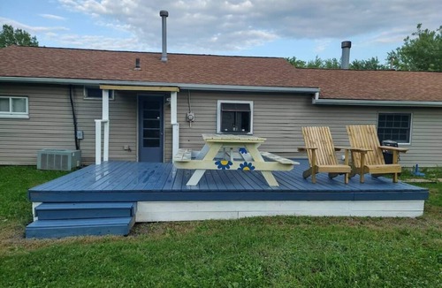 Brunswick House | Tranquil 3-BR home w/yard and Picnic Table