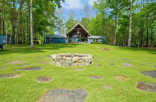 Jacksons' Gap House | Tranquil 4-bedroom house with dock on Lake Martin