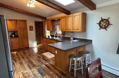 Whitewater House | Tranquil 4-bedroom house on quiet cul-de-sac with lake views in Whitewater