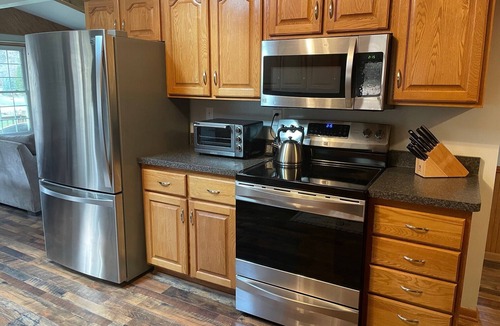 Whitewater House | Tranquil 4-bedroom house on quiet cul-de-sac with lake views in Whitewater
