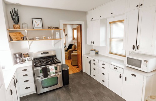 Cedar Falls House | Tranquil 4-bedroom house in Downtown Cedar Falls