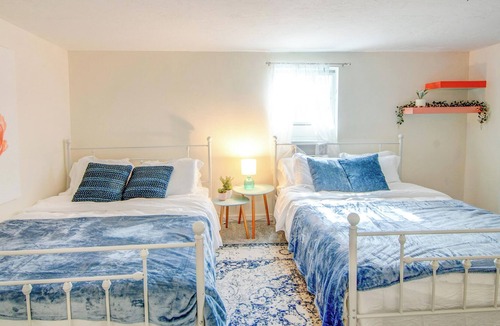 Gainesville House | Tranquil, 4 BR, Large Backyard with Fire Pit and BBQ