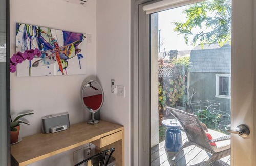 Venice Cottage | TRANQUIL AND CONTEMPORARY SECLUDED GUEST HOUSE, VENICE CA