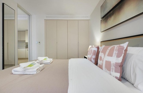 Manchester City Centre Apartment | Tranquil and Modern One Bedroom Apartment