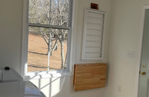 Wolftown Cottage | Tranquil and peaceful guest cottage with mountain views!