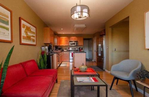 Bryant Pattengill West House | Tranquil and serene home for your group reunion or family getaway.