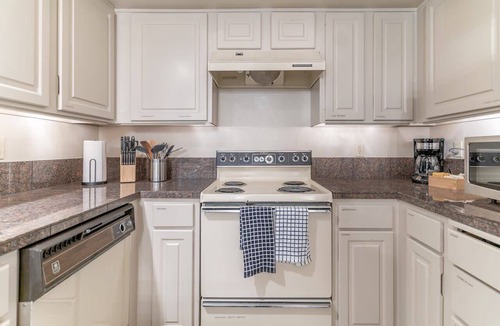 Northwest Bellevue Apartment | Tranquil Apt, 2 King Suites, Pet Friendly near DT Bellevue