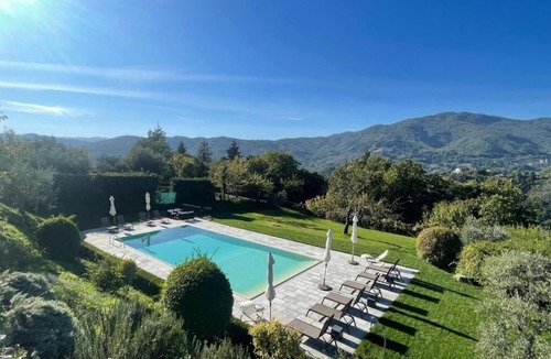 Pescia Villa | Tranquil architect-restored Tuscan villa with infinity pool and panoramic views