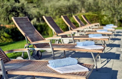 Pescia Villa | Tranquil architect-restored Tuscan villa with infinity pool and panoramic views