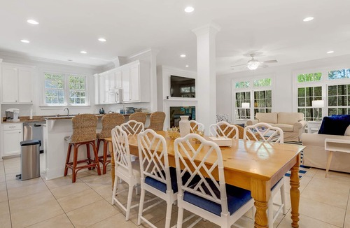 Debordieu Colony House | Tranquil Beach House Conveniently Located Near the Ocean Beach Retreat