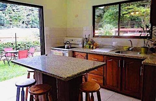 Jaco House | Tranquil Beachside Retreat with Private Pool in Garabito