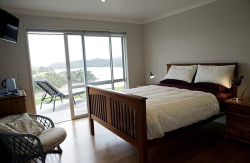 Whangaruru Cabin | Tranquil Bed and Breakfast Accommodation near Whangaruru Bay, North Island
