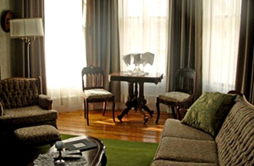 Harvey Cabin | Tranquil Bed and Breakfast with a Whirlpool Bathtub near Hopewell Rocks, New Brunswick