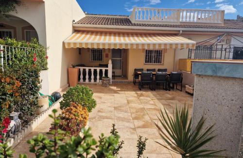 Quesada House | Tranquil Bungalow Retreat