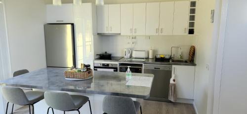 Geilston Bay Apartment | Tranquil Bush Setting Apartment Hobart 2 Bedroom and pet friendly