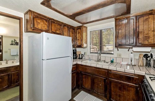 Big Bear City House | Tranquil Cabin with Barbecue and Beautiful Outdoor Living Space in Big Bear Lake, California