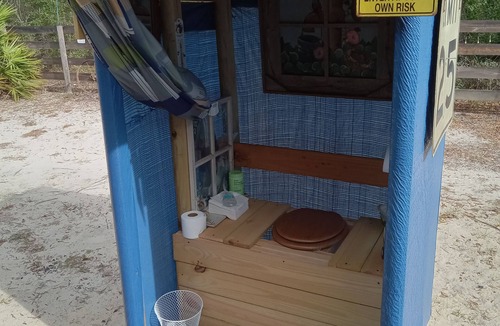 Chiefland RV Rental | Tranquil campground with WiFi in charming Chiefland