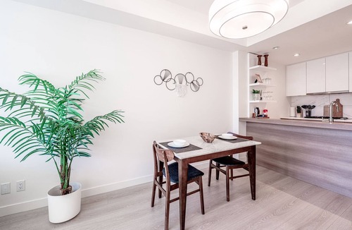 Bow Riverfront House | Tranquil & Central 1 BR Riverside Oasis