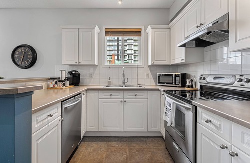 Beltline Apartment | Tranquil Coastal Colour Inspired 2Bdrm w Parking