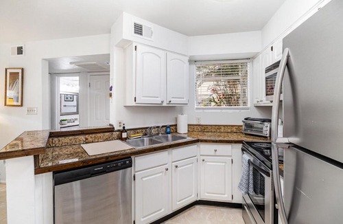 Ocean Side Village Apartment | Tranquil Condo Walk to Beach