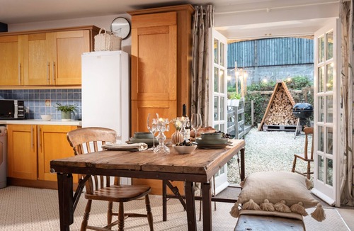 St Wenn Cottage | Tranquil Cornish cottage hideaway with huge garden