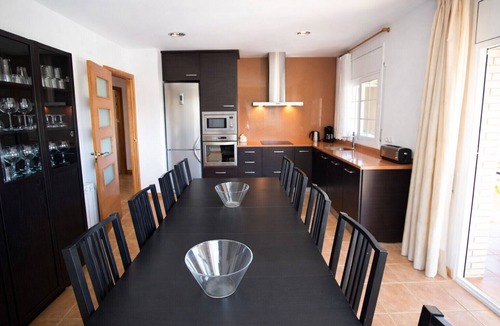 Sils Villa | Tranquil Costa Brava Retreat with private suite!