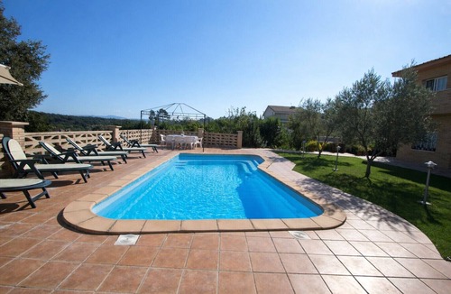 Sils Villa | Tranquil Costa Brava Retreat with private suite!