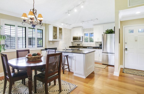 Palm Beach Gardens House | Tranquil cottage private patio and community pool