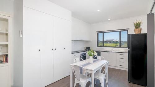 Gloucester House | Tranquil Country Escape With Scenic Views