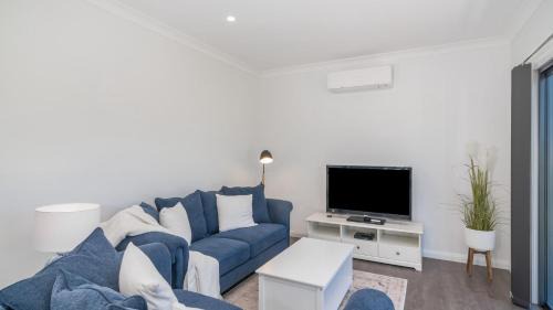 Gloucester House | Tranquil Country Escape With Scenic Views